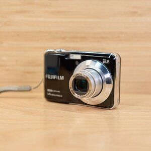 Fujifilm FinePix AX600 Digital Camera Black 14MP 5x Zoom HD Movie Tested Works